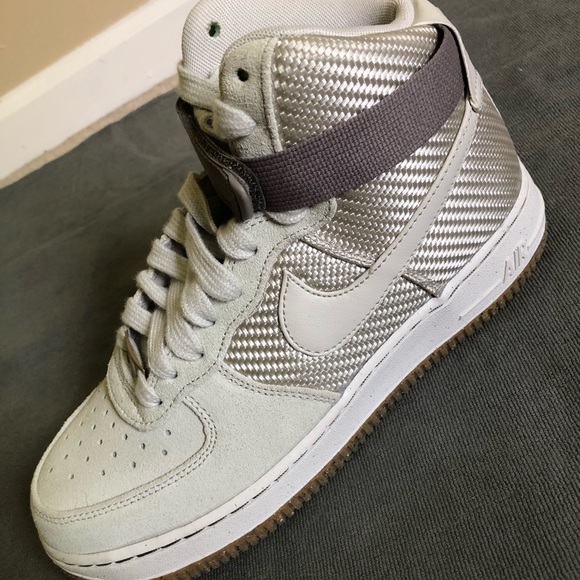 nike air force 1 light grey suede